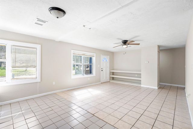 503 Bowie St, Lone Star, TX 75668