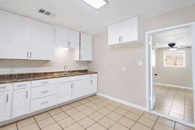 503 Bowie St, Lone Star, TX 75668