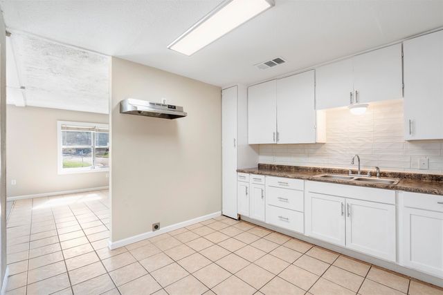 503 Bowie St, Lone Star, TX 75668