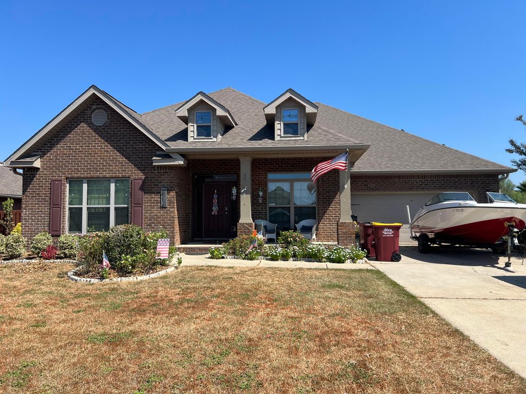 414 Chickadee Street, Crestview, FL 32539