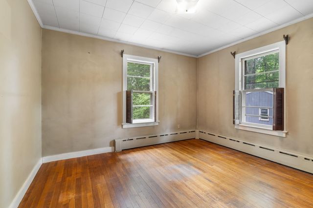 42 Oak Street, Rochester, NH 03839