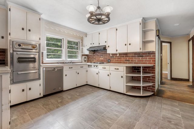 42 Oak Street, Rochester, NH 03839
