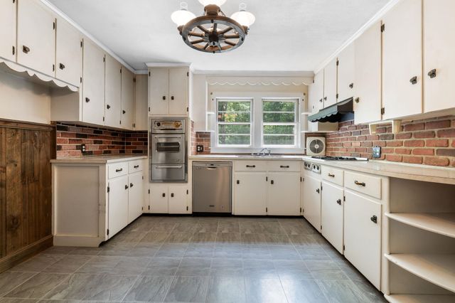 42 Oak Street, Rochester, NH 03839