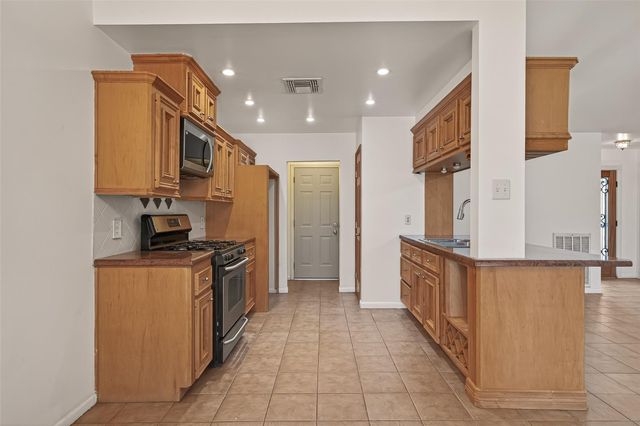 2510 Old Fort Road, Sugar Land, TX 77479