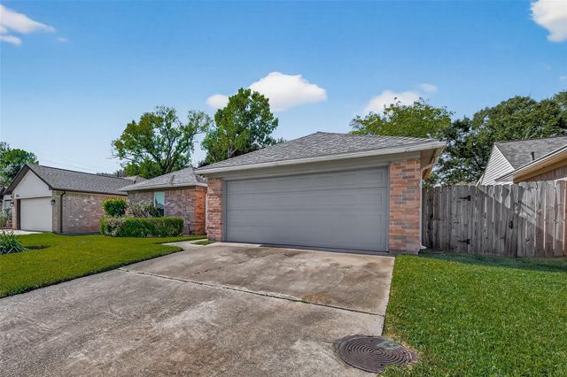 2510 Old Fort Road, Sugar Land, TX 77479