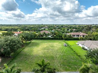 36 Sw Ct, Davie, FL 33330