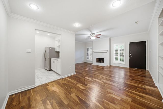 1100 Augusta Drive 77, Houston, TX 77057