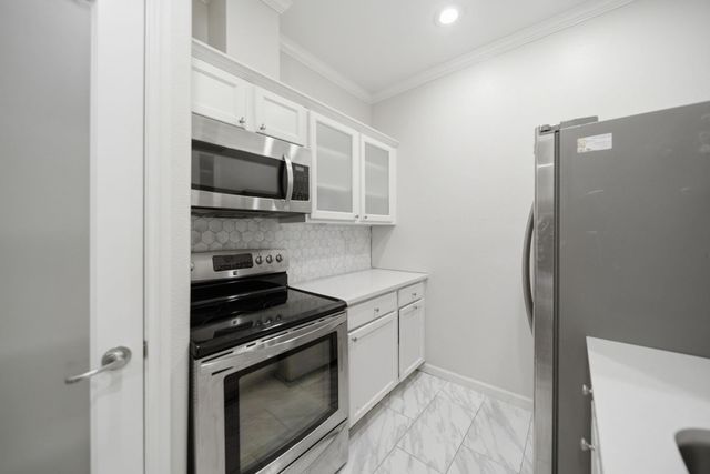 1100 Augusta Drive 77, Houston, TX 77057