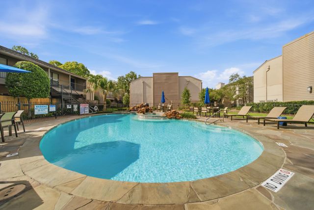 1100 Augusta Drive 77, Houston, TX 77057