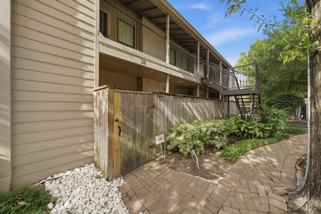 1100 Augusta Drive 77, Houston, TX 77057
