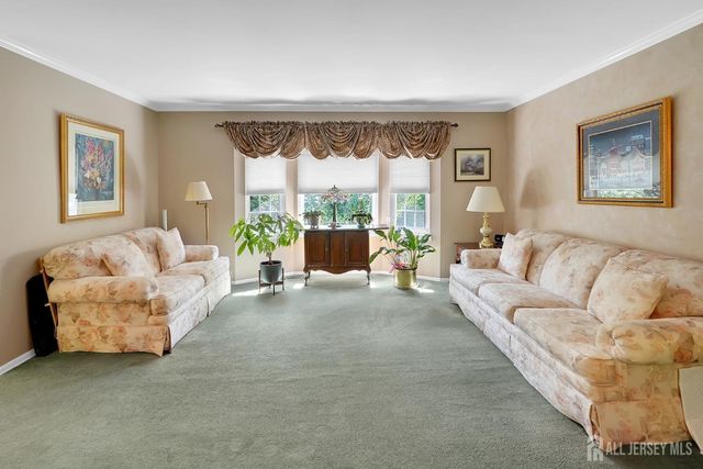 27 Sefton Cir Circle, Piscataway, NJ 08854