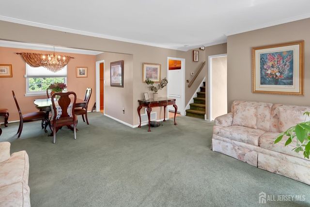 27 Sefton Cir Circle, Piscataway, NJ 08854