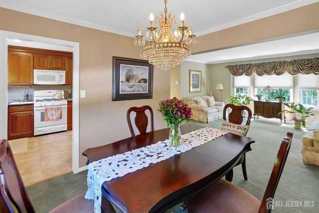 27 Sefton Cir Circle, Piscataway, NJ 08854