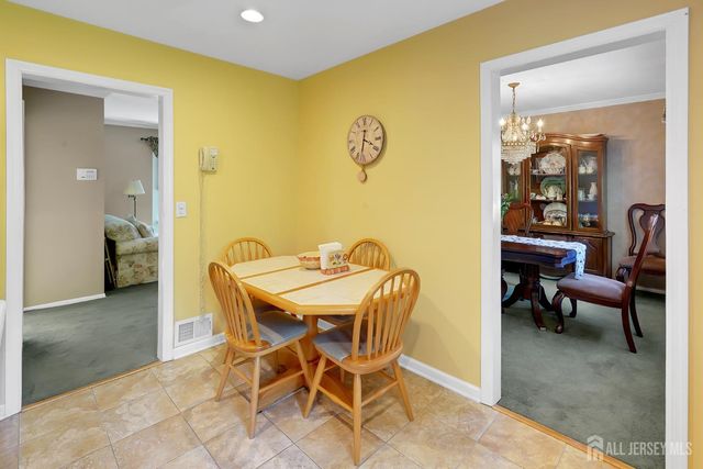 27 Sefton Cir Circle, Piscataway, NJ 08854