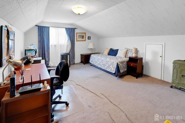 27 Sefton Cir Circle, Piscataway, NJ 08854