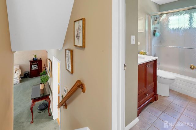 27 Sefton Cir Circle, Piscataway, NJ 08854