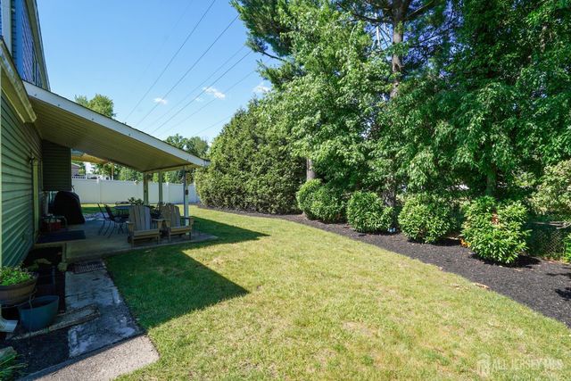 27 Sefton Cir Circle, Piscataway, NJ 08854