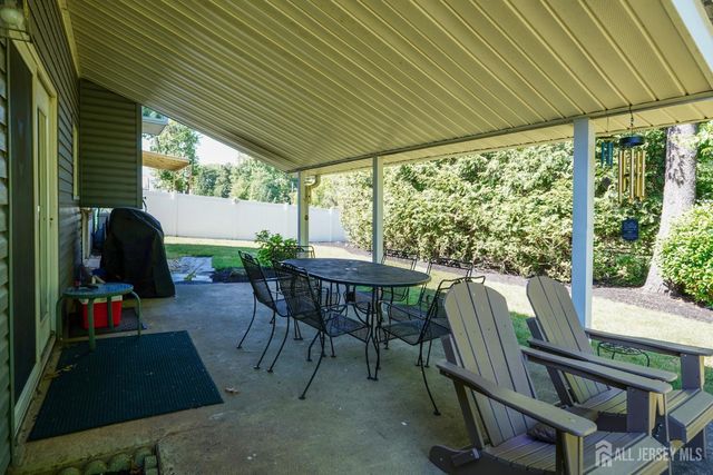 27 Sefton Cir Circle, Piscataway, NJ 08854