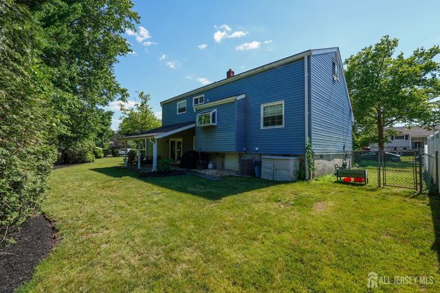27 Sefton Cir Circle, Piscataway, NJ 08854