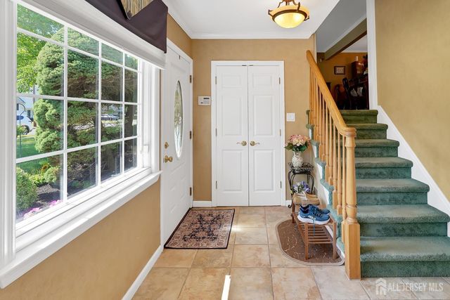 27 Sefton Cir Circle, Piscataway, NJ 08854