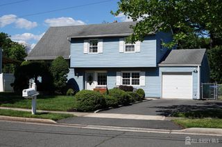 27 Sefton Cir Circle, Piscataway, NJ 08854