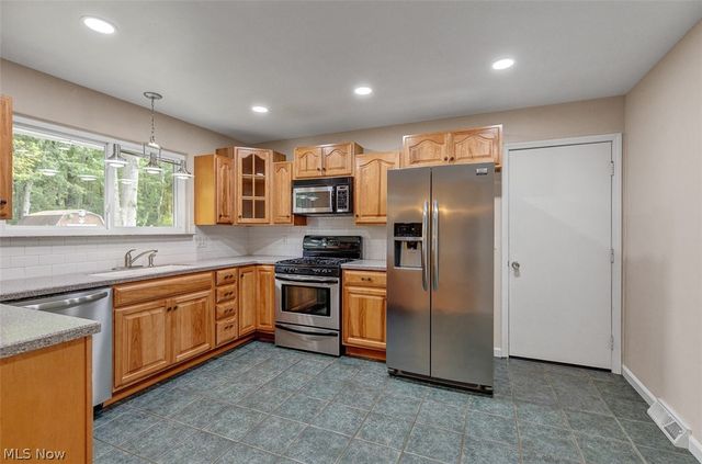 6609 Debbie Drive, North Ridgeville, OH 44039