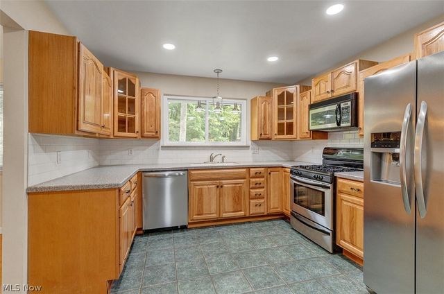 6609 Debbie Drive, North Ridgeville, OH 44039