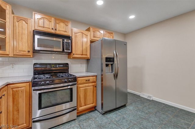 6609 Debbie Drive, North Ridgeville, OH 44039