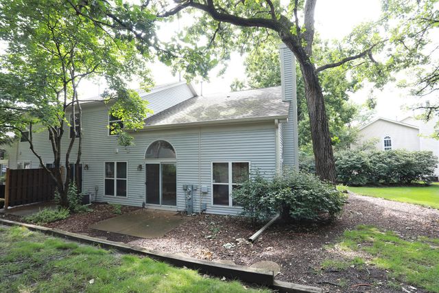 704 Shady Oaks Court, Elgin, IL 60120