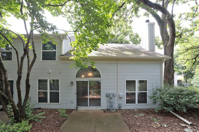 704 Shady Oaks Court, Elgin, IL 60120