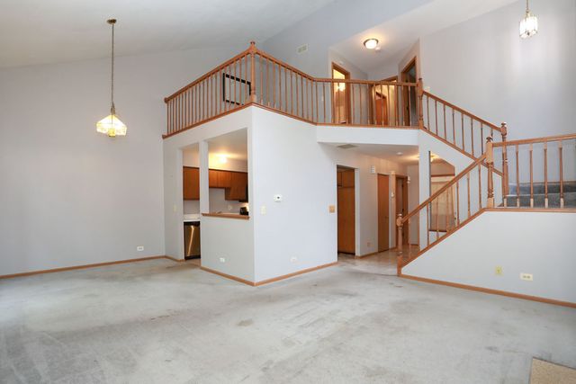 704 Shady Oaks Court, Elgin, IL 60120