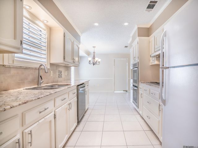 1812 Palmwood Dr, Baton Rouge, LA 70816