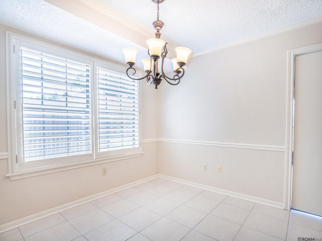 1812 Palmwood Dr, Baton Rouge, LA 70816