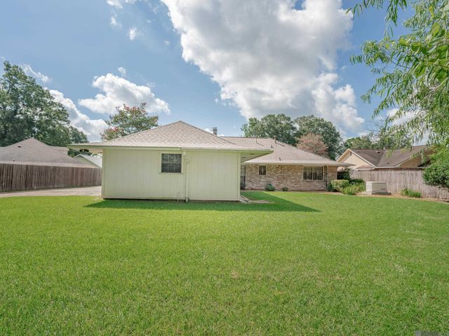 1812 Palmwood Dr, Baton Rouge, LA 70816