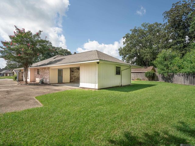 1812 Palmwood Dr, Baton Rouge, LA 70816