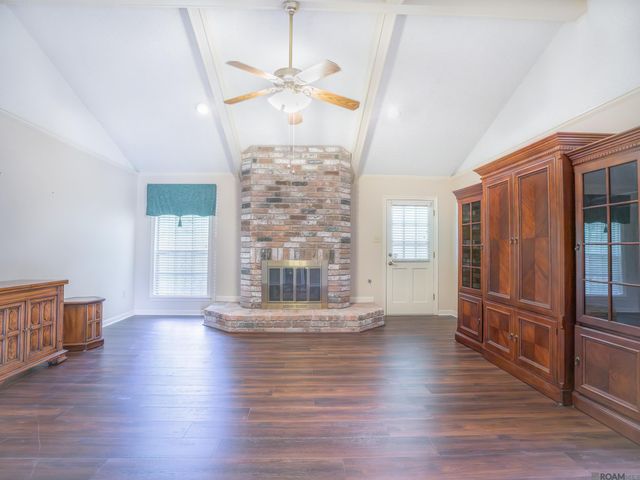 1812 Palmwood Dr, Baton Rouge, LA 70816