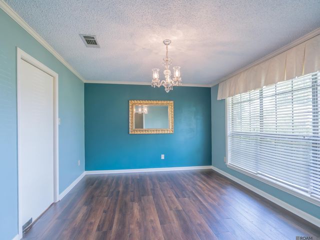 1812 Palmwood Dr, Baton Rouge, LA 70816