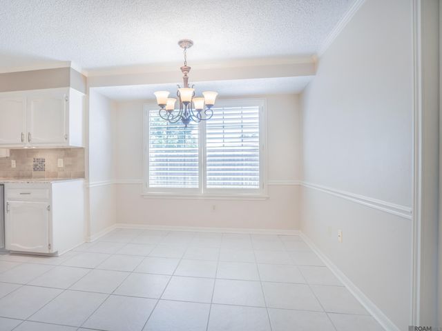 1812 Palmwood Dr, Baton Rouge, LA 70816
