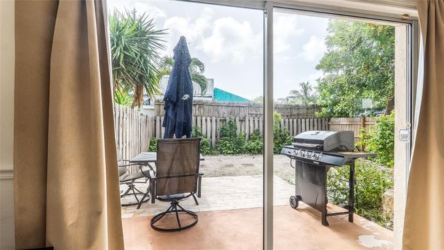512 S Ocean Boulevard, Pompano Beach, FL 33062