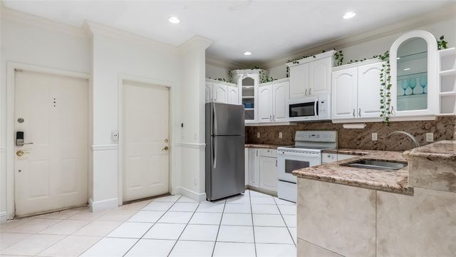 512 S Ocean Boulevard, Pompano Beach, FL 33062
