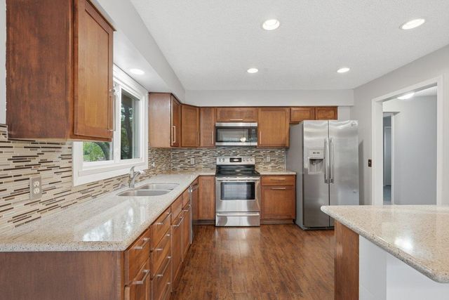 8481 134th Street Court, Apple Valley, MN 55124