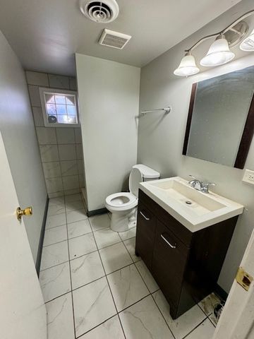 16611 Marshfield Avenue, Markham, IL 60428