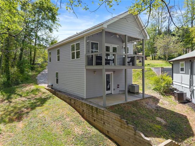5652 Alligator Alley, Gainesville, GA 30506