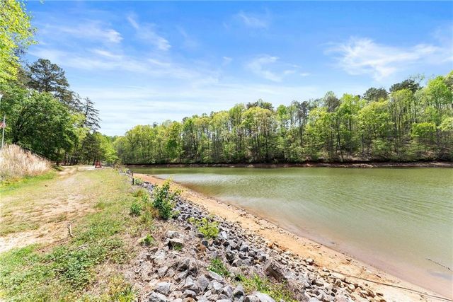 5652 Alligator Alley, Gainesville, GA 30506