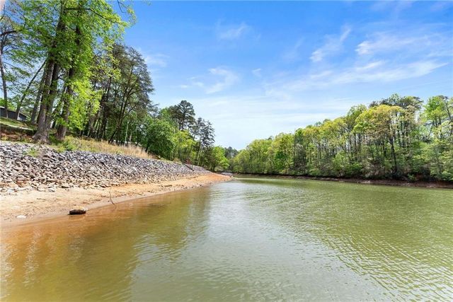 5652 Alligator Alley, Gainesville, GA 30506