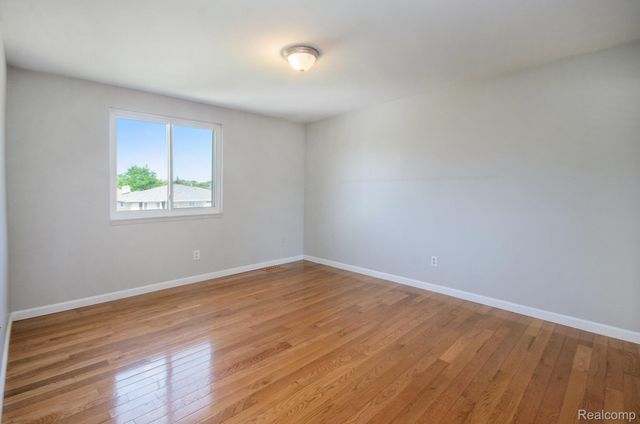 37718 Douglas Court, Sterling Heights, MI 48310