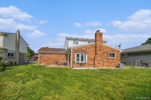 37718 Douglas Court, Sterling Heights, MI 48310