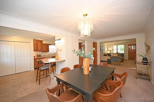 3810 S Broadlawn Circle, Silverton, OH 45236