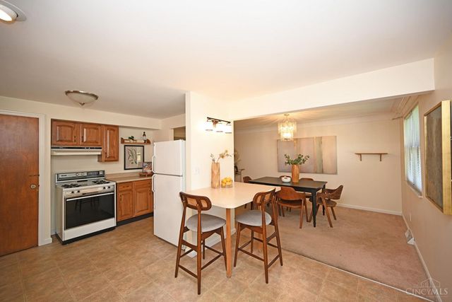 3810 S Broadlawn Circle, Silverton, OH 45236