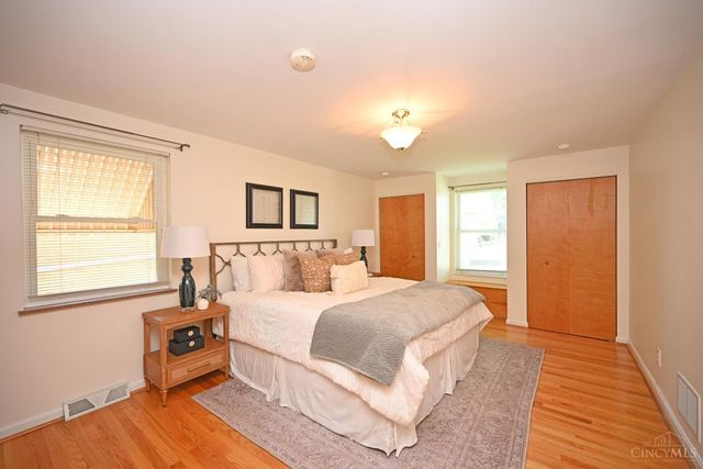 3810 S Broadlawn Circle, Silverton, OH 45236